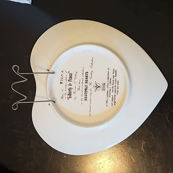 HEAVENLY HEARTS 💕 Vintage Plate Collection of Three - Picture 3 of 7